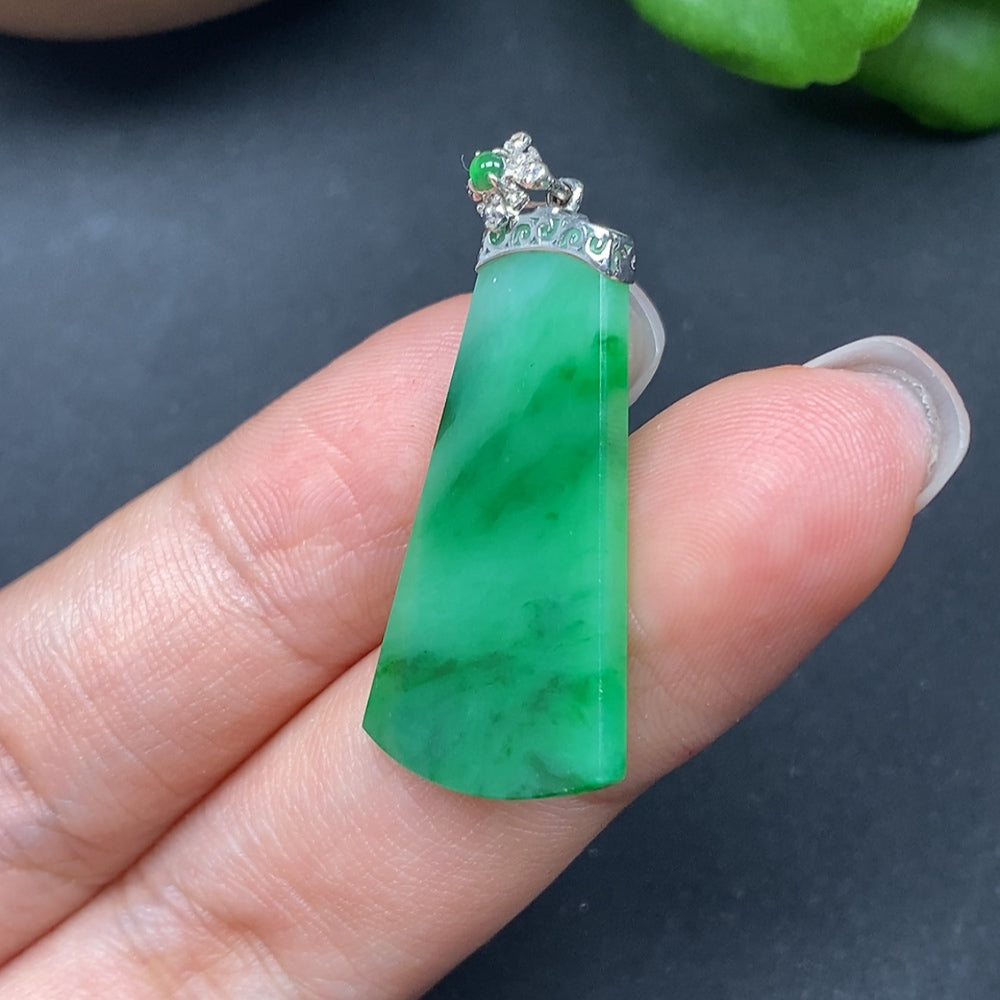 Jadeite Inlaid Pendant Plain Pendant Non-Diamond 18k Containing Other Mineral Components