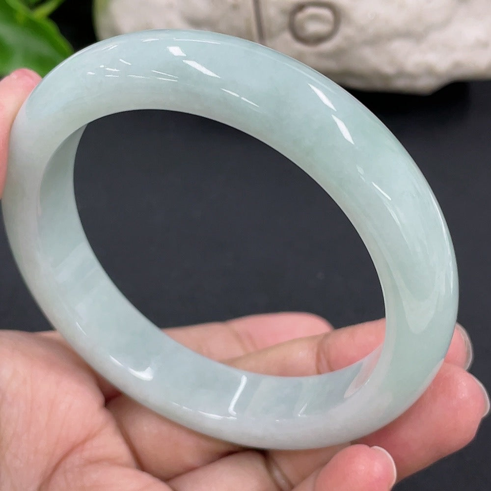 Jadeite Round Bangle, Total Weight Approx. 66.6g, Size 58
