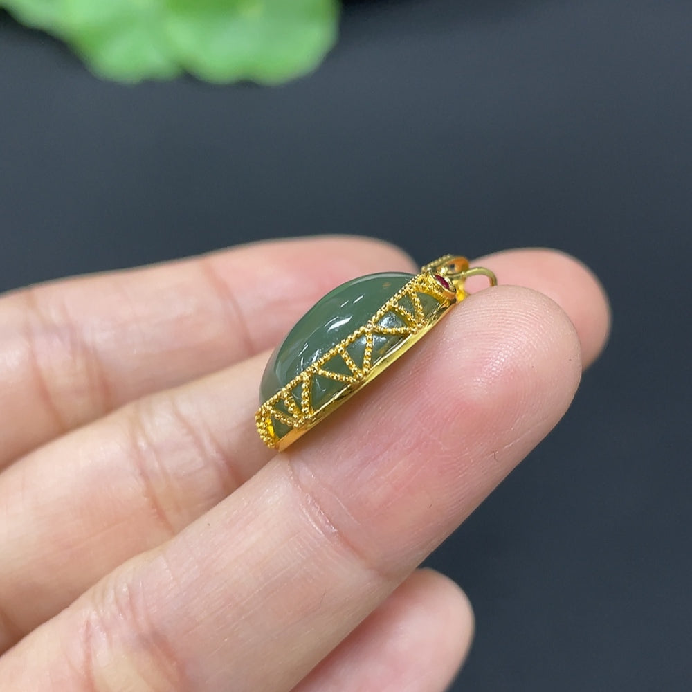 Hetian Jade Cabochon Pendant with 18K Gold, Total Weight Approx. 4.4g