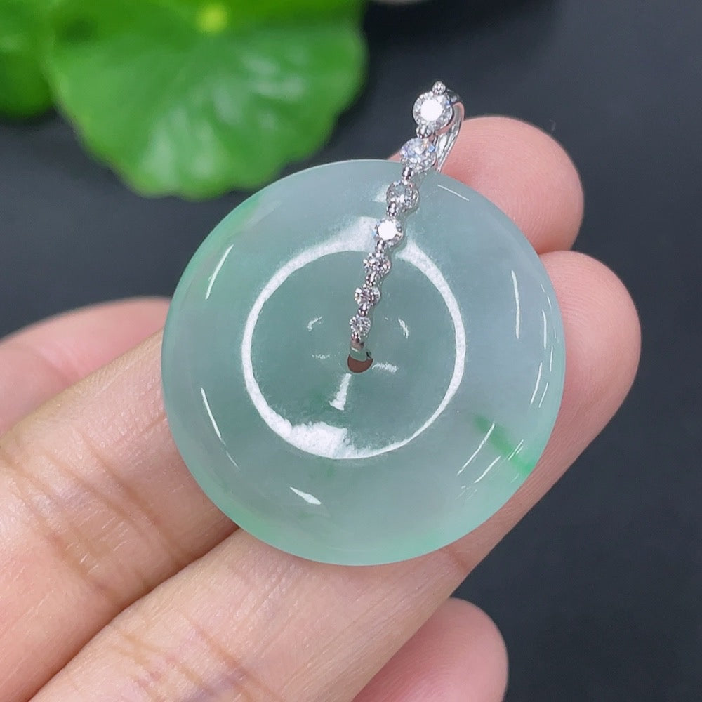 Jadeite Pendant Peace Knot 18k Non-Diamond Total Weight Approx. 8.59g