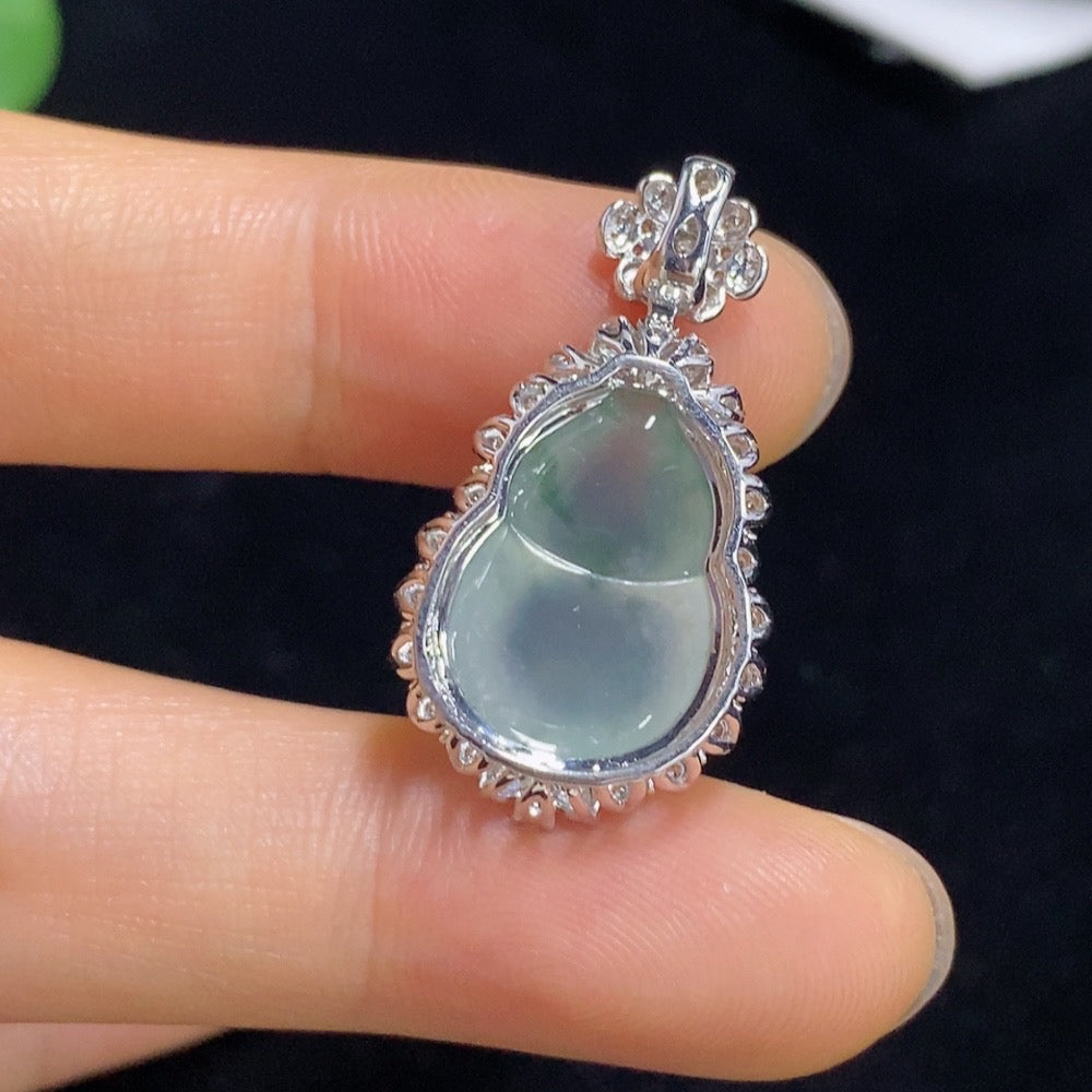 Jadeite Gourd Inlaid Pendant 18k with Diamond Accents, Total Weight Approximately 4.49g