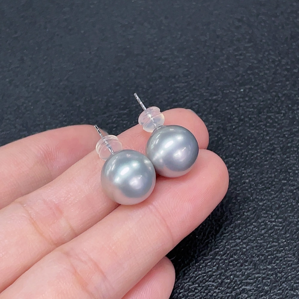Seawater Pearl Earrings 18K Gold Color Origin Undetermined Size About 11.2mm