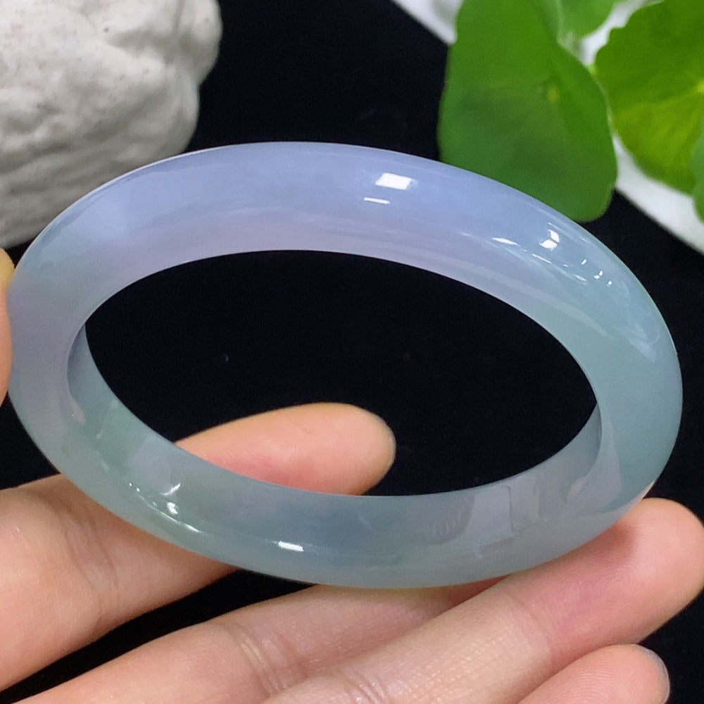HKHQ jadeite oval bangle in size 53.2 with a smooth, polished surface and 38.2g weight, showcasing elegant jewelry craftsmanship.