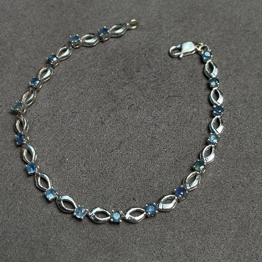 18K Gold Sapphire Bracelet, Total Weight Approx. 5.08g