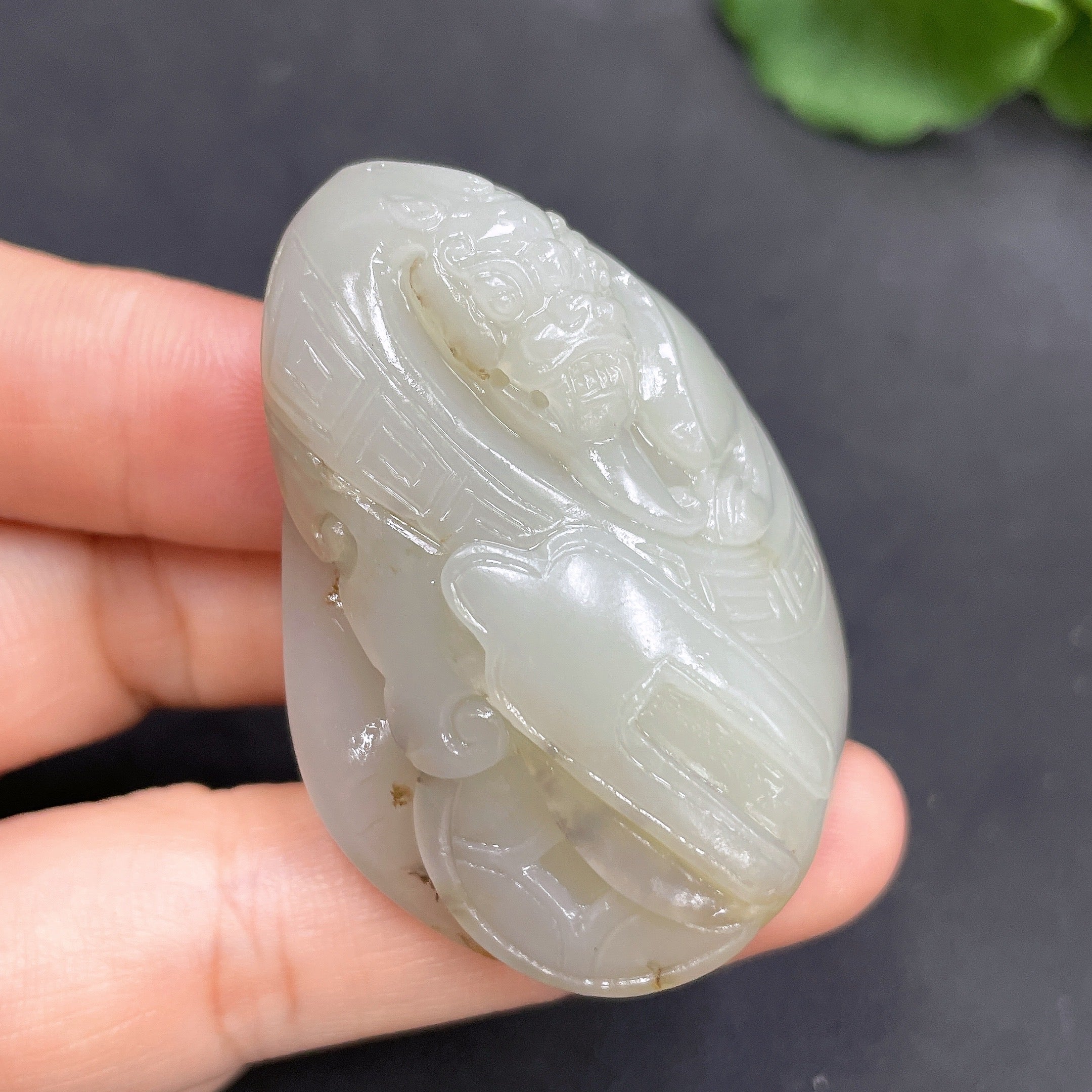 Hetian Jade Pendant    Auspicious Beast    Undetermined Skin Color Origin    Total Weight Approx. 42.5g