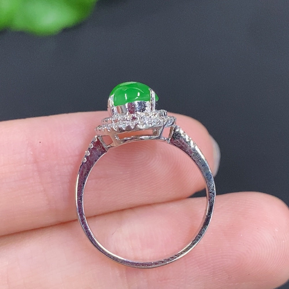 Jadeite Cabochon Ring 69% GoldWith Diamond Accents