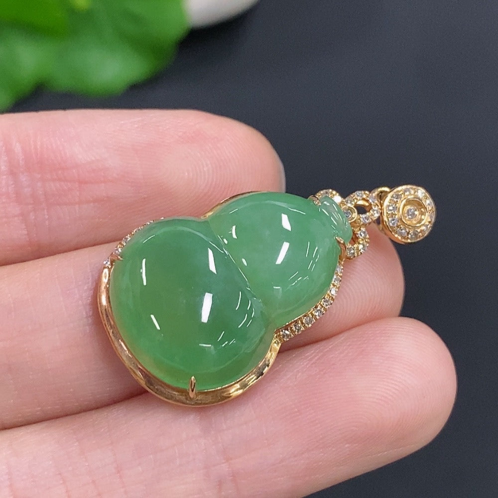 Jadeite Gourd Inlaid Pendant 18k Gold With Diamond Accents