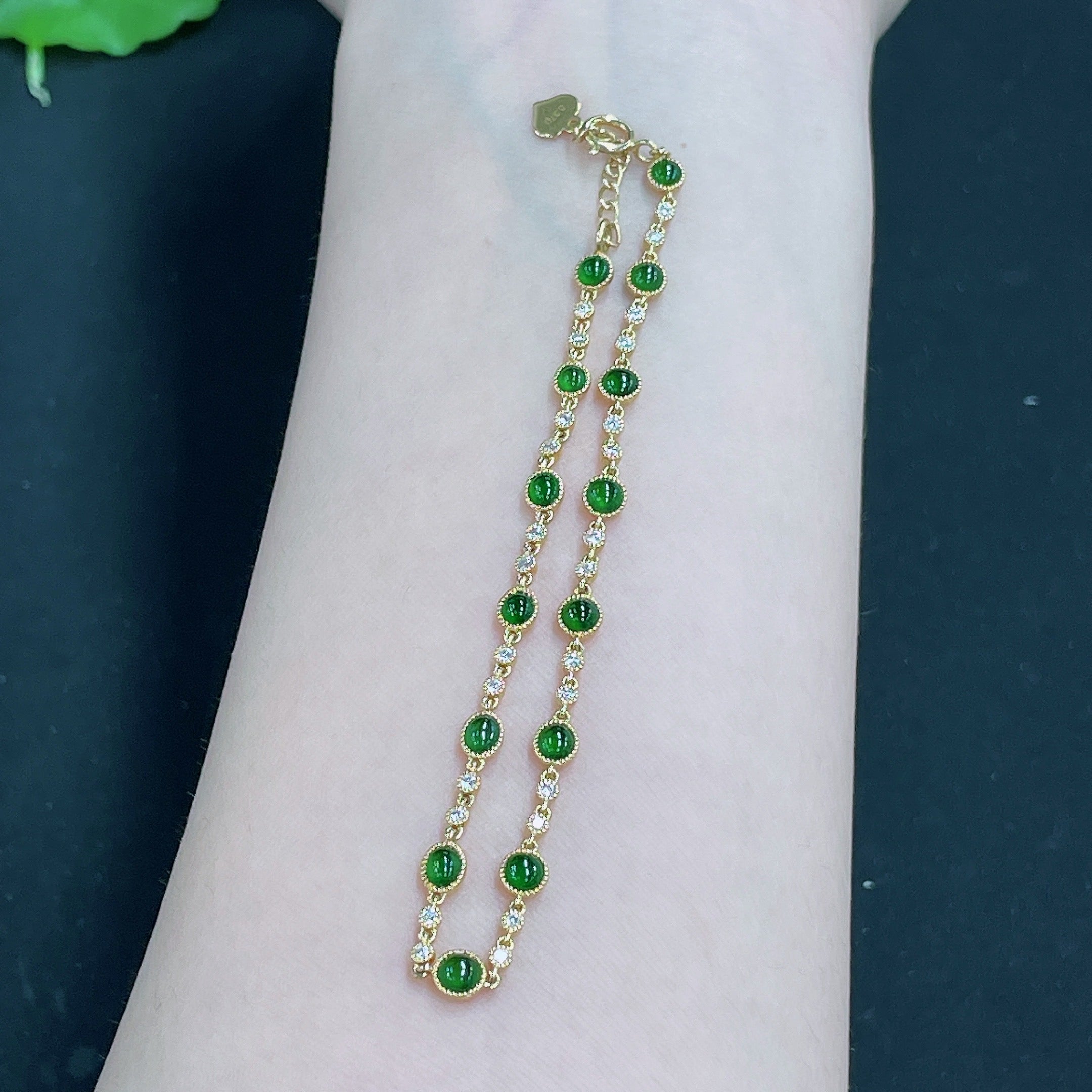 Jadeite Cabochon Inlaid Bracelet 18k with Diamond Accents, Total Weight Approx. 4.09g