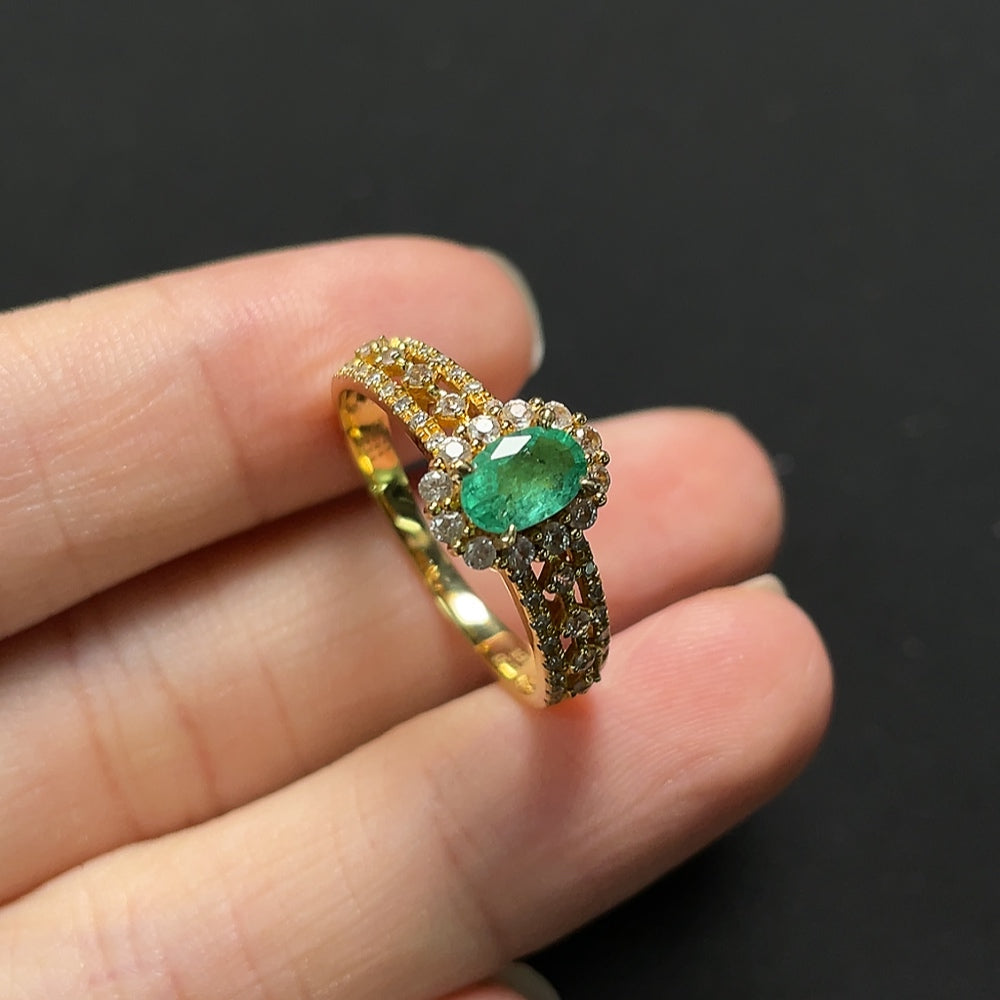 Clarity-Enhanced Emerald Ring in 18K Gold