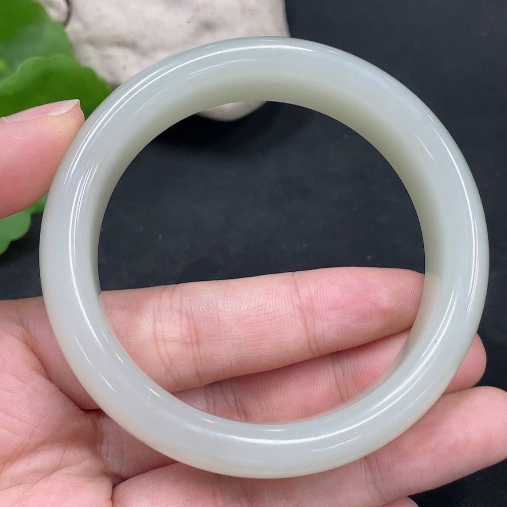 Hetian Jade Round Bracelet Size 54.3 Total Weight About 64.7g