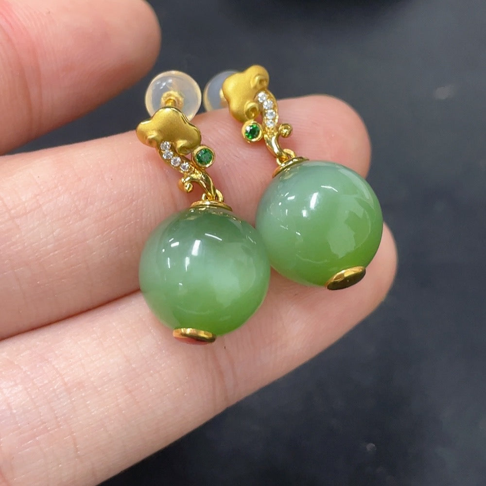 Hetian Jade Jasper Inlaid Earrings Card 11.5mm approx Non-Diamond Marked Red Gold Content 71% Rest 18k Total Weight approx (including ear stoppers) 7g