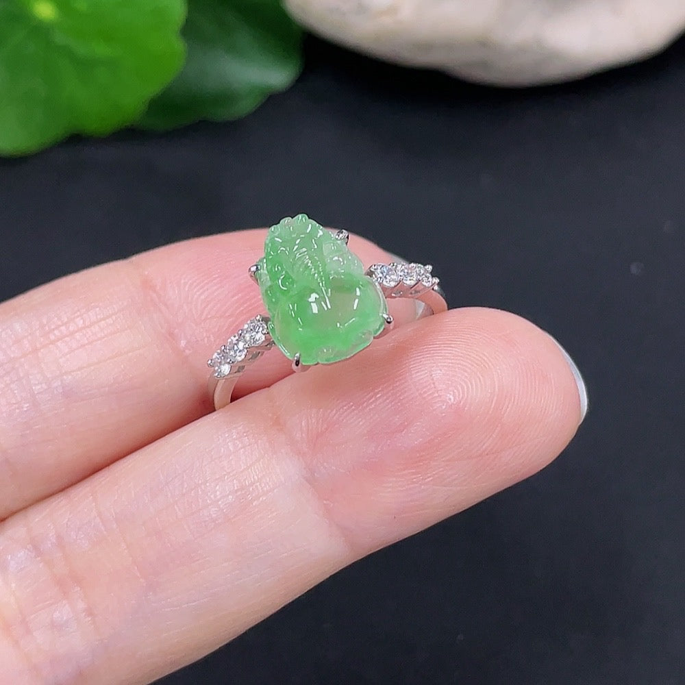 Jadeite inlaid ring size 14 18K gold total weight about 3g (with diamond)