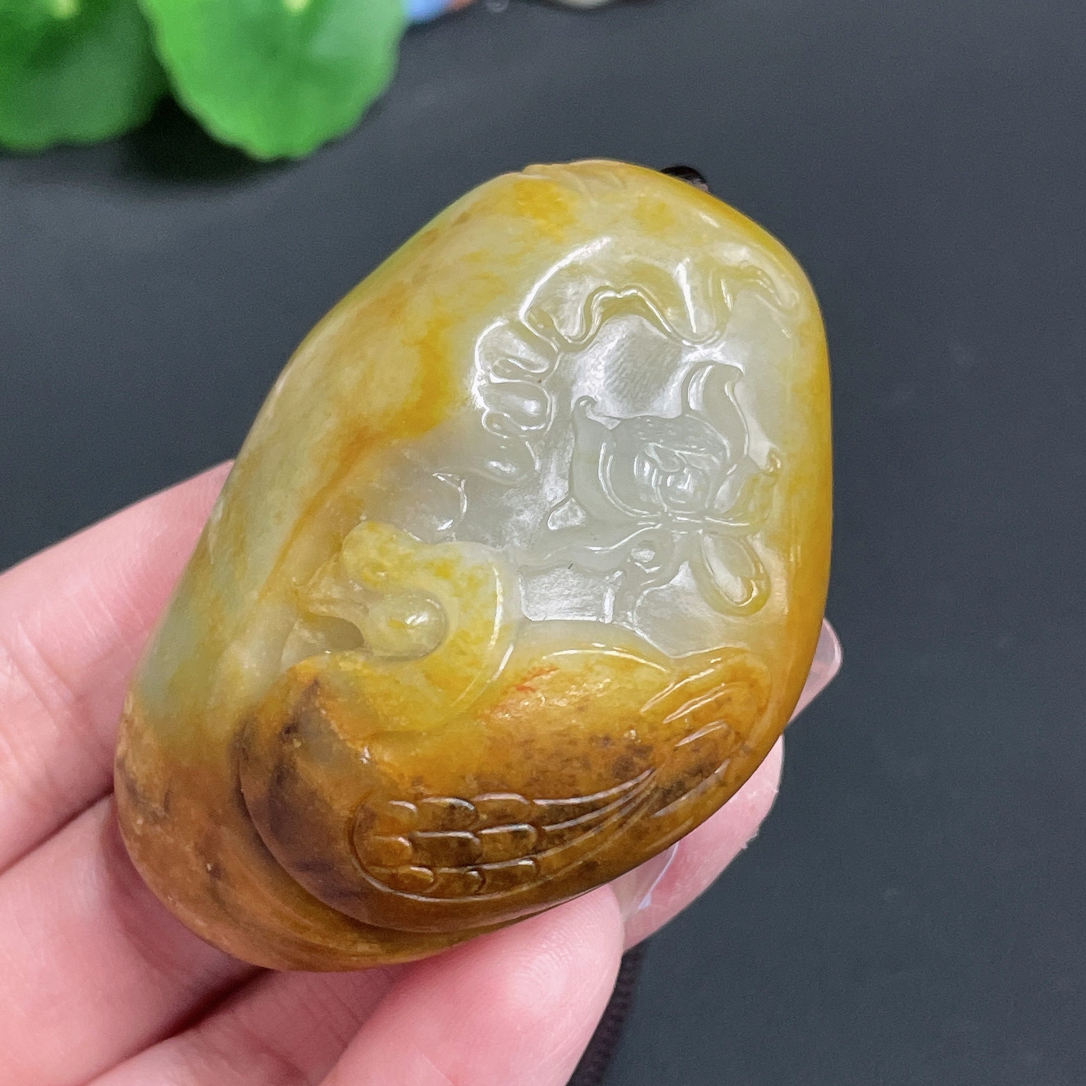 Hetian Jade Handheld Ornament Swan Total Weight (with rope) Approx. 99.3g Undetermined Skin Color Origin