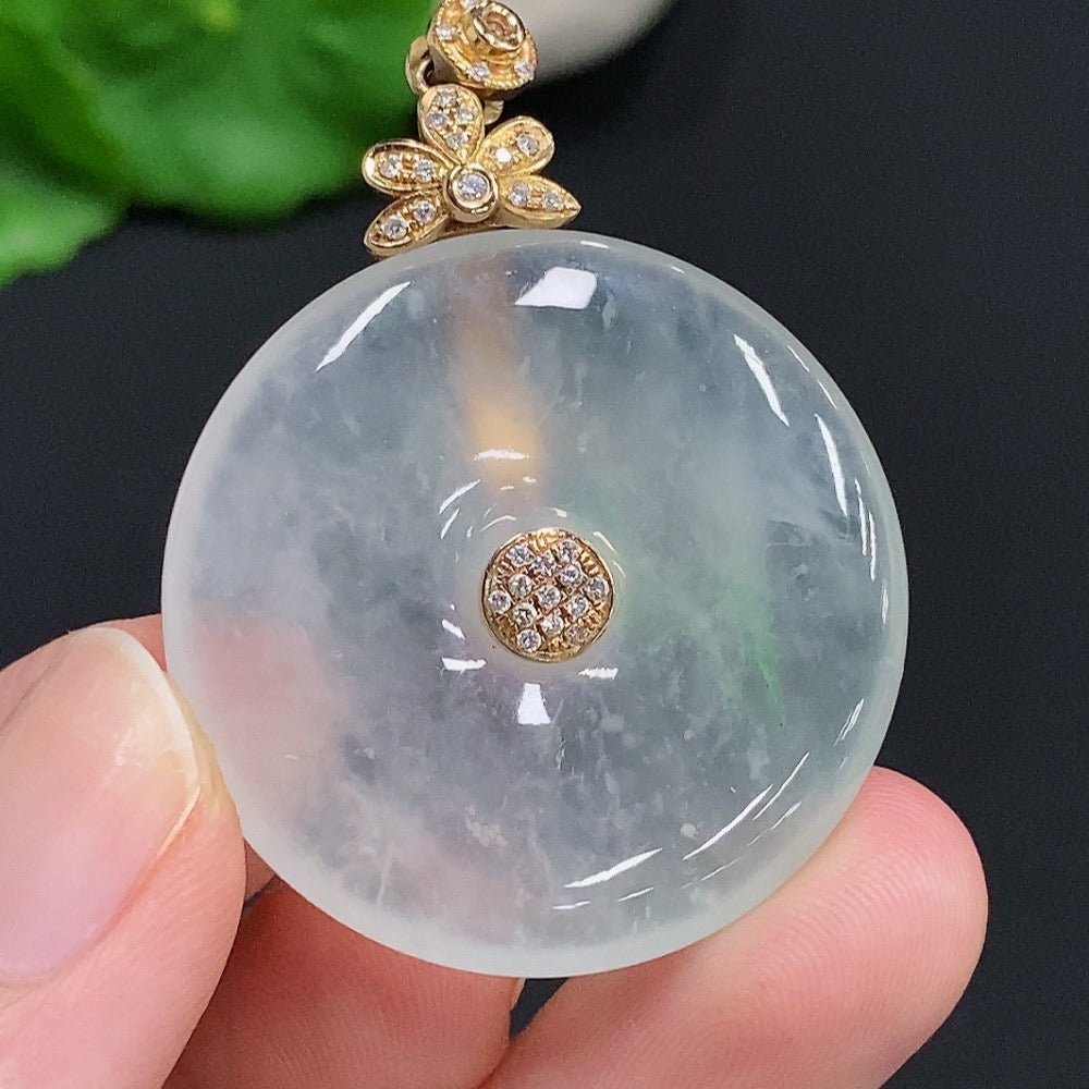 Jadeite Peace Button with 18K Gold Clasp, Total Weight Approx. 15g, Set with Diamonds