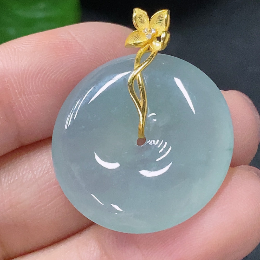 Jadeite Pendant Peace Knot with 18K Gold and Diamond Accents, Total Weight Approx. 6.05g