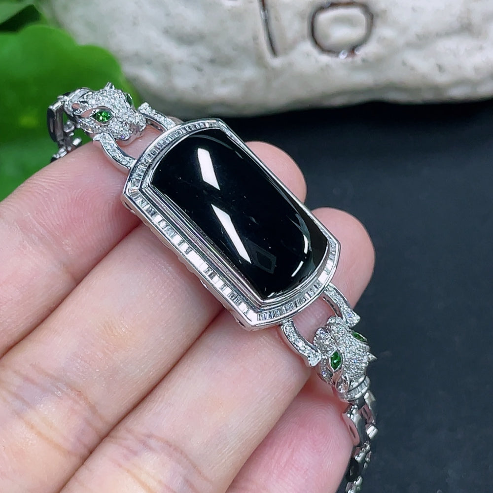 HKHQ jadeite bracelet with 18k gold and diamond inlay, showcasing smooth jade stones and sparkling diamond accents.