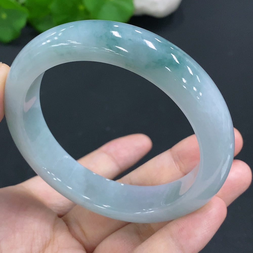 Jadeite round bracelet, size 58, total weight approximately 69.4g