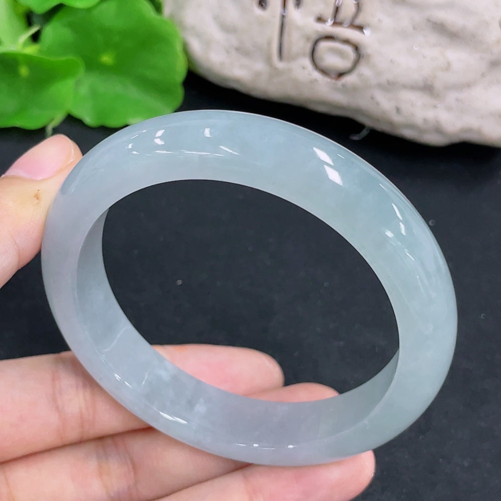 Jadeite Round Bangle