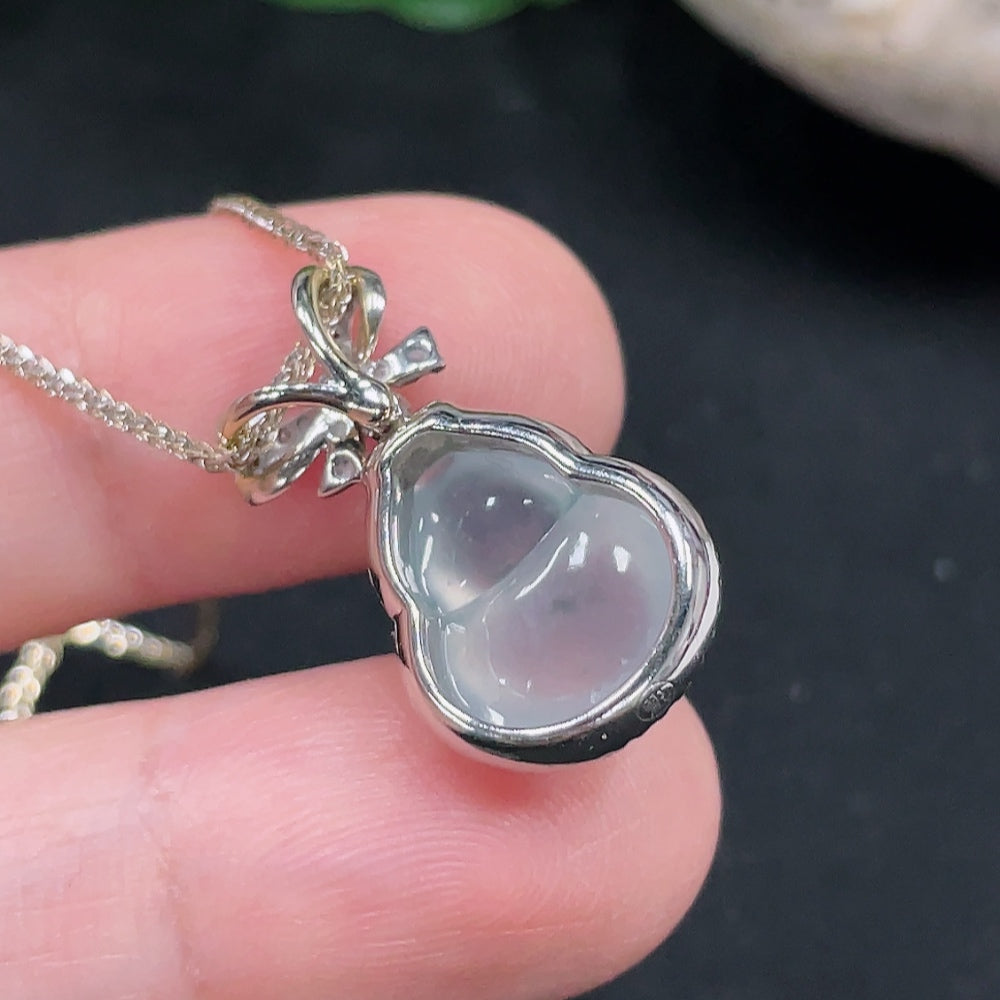 Jadeite Gourd Pendant with 18K Gold and Diamond Accents, Total Weight Approximately 4.7g (Including Chain)