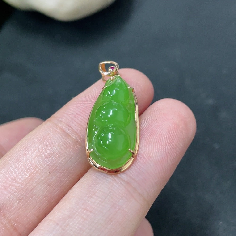 Hetian Jade Jasper Inlaid Pendant Fortunate Bean 18k Gold Total Weight Approx.1.9g