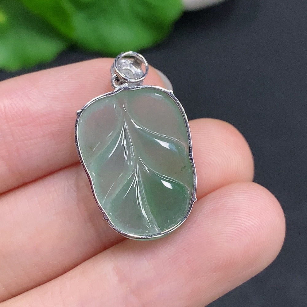 Jadeite Leaf Pendant 18K Gold Total Weight Approx. 3.2g