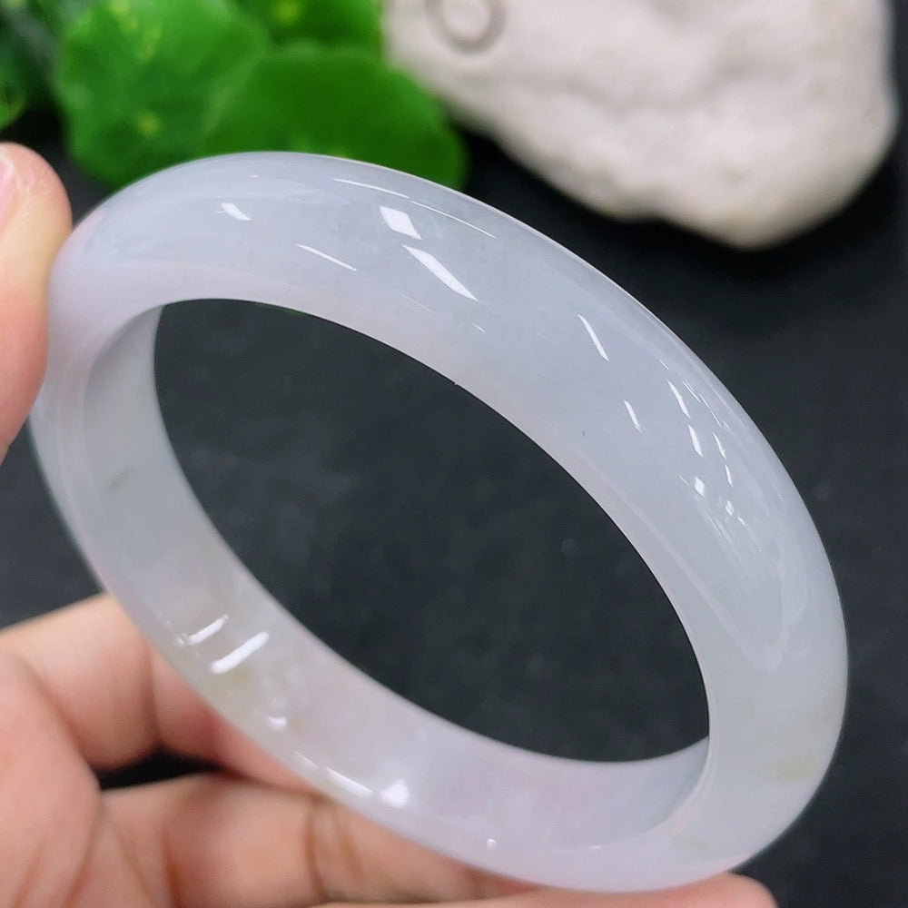 HKHQ jadeite round bangle, size 59, 58.16g, showcasing smooth, polished jadeite with a glossy finish.
