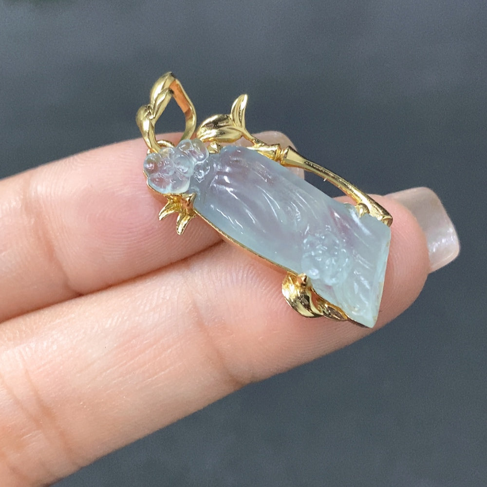 Jadeite Pendant with 18K Gold Setting, Total Weight Approx. 3.8g