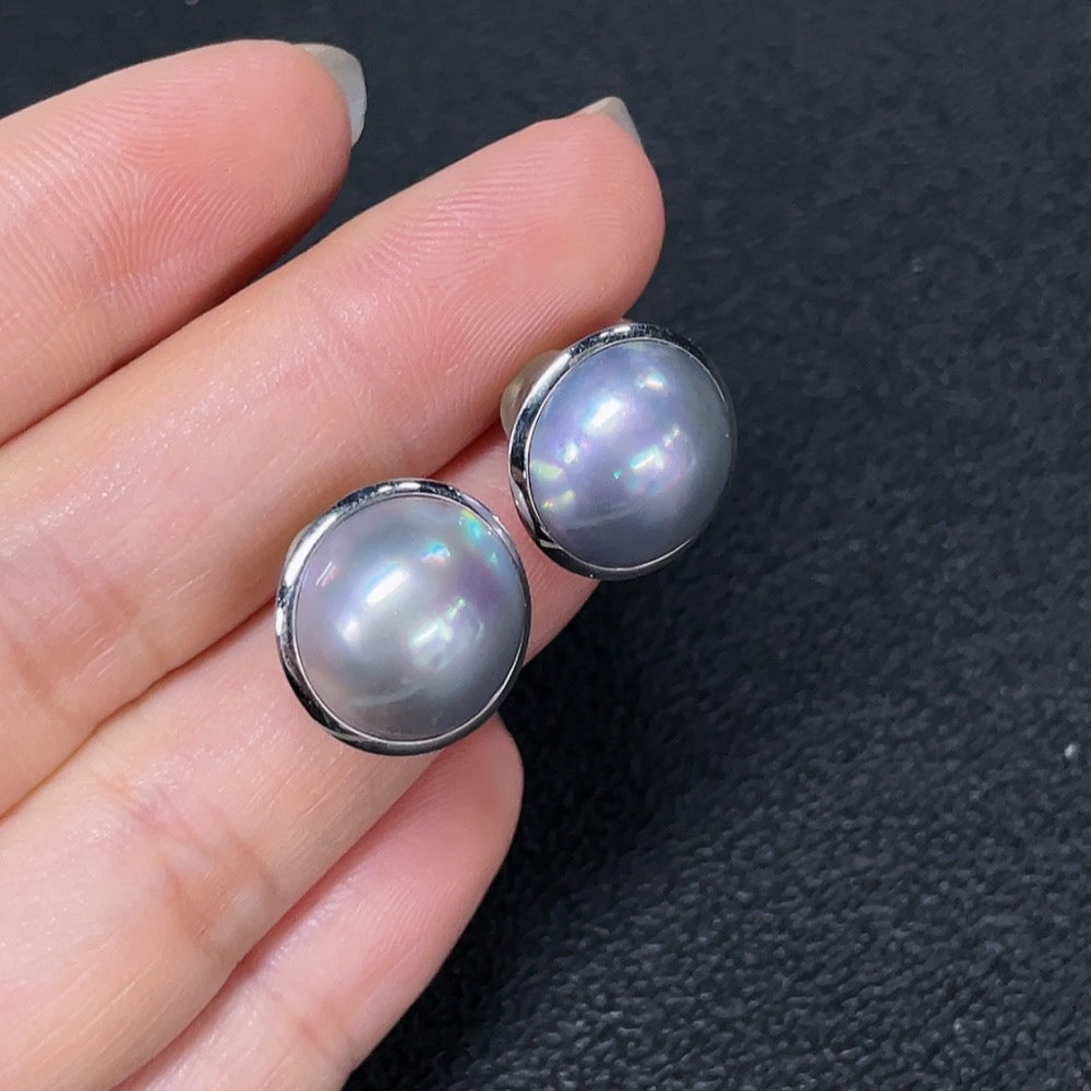 Composite Seawater Pearl Stud Earrings, 18K Gold, Color Origin Undetermined