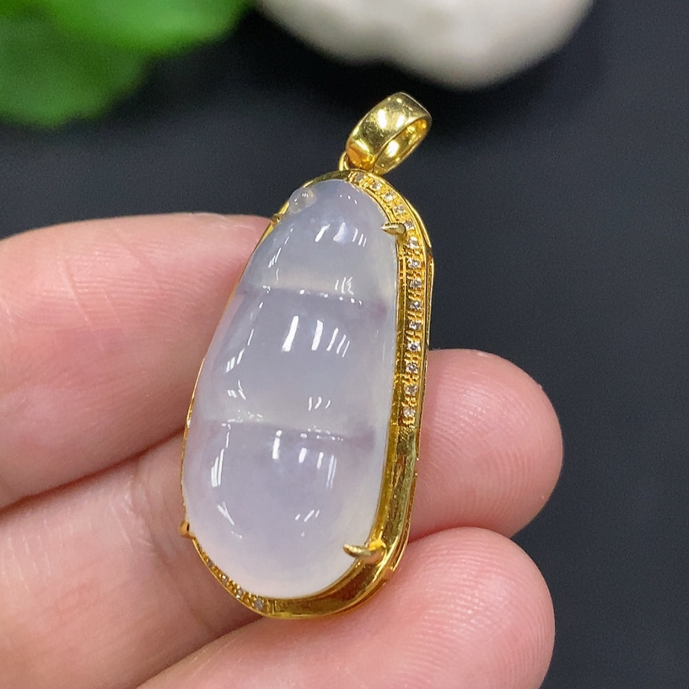 Jadeite Auspicious Bean Pendant with 18K Gold, Total Weight Approx. 3.7g (Diamond Accents)