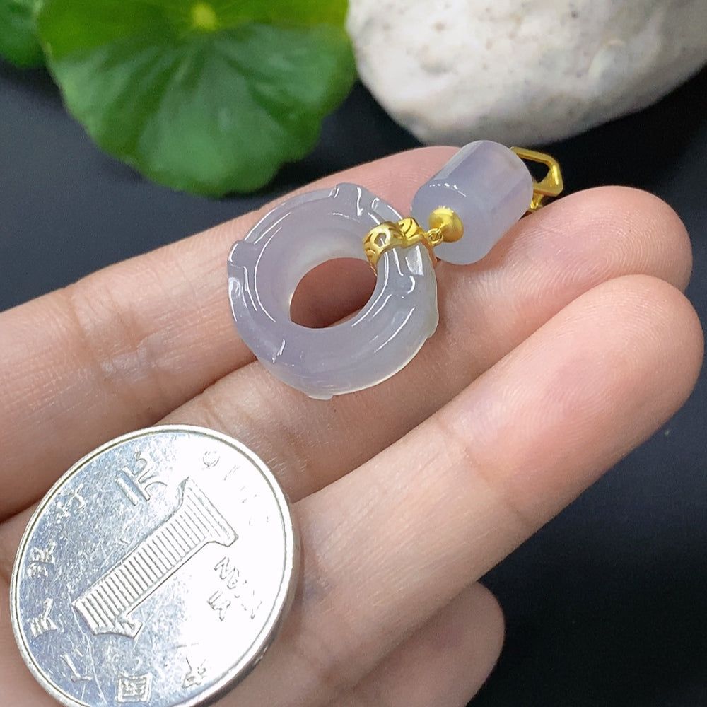 Jadeite Pendant with 18K Gold Clasp, Total Weight 6.043g