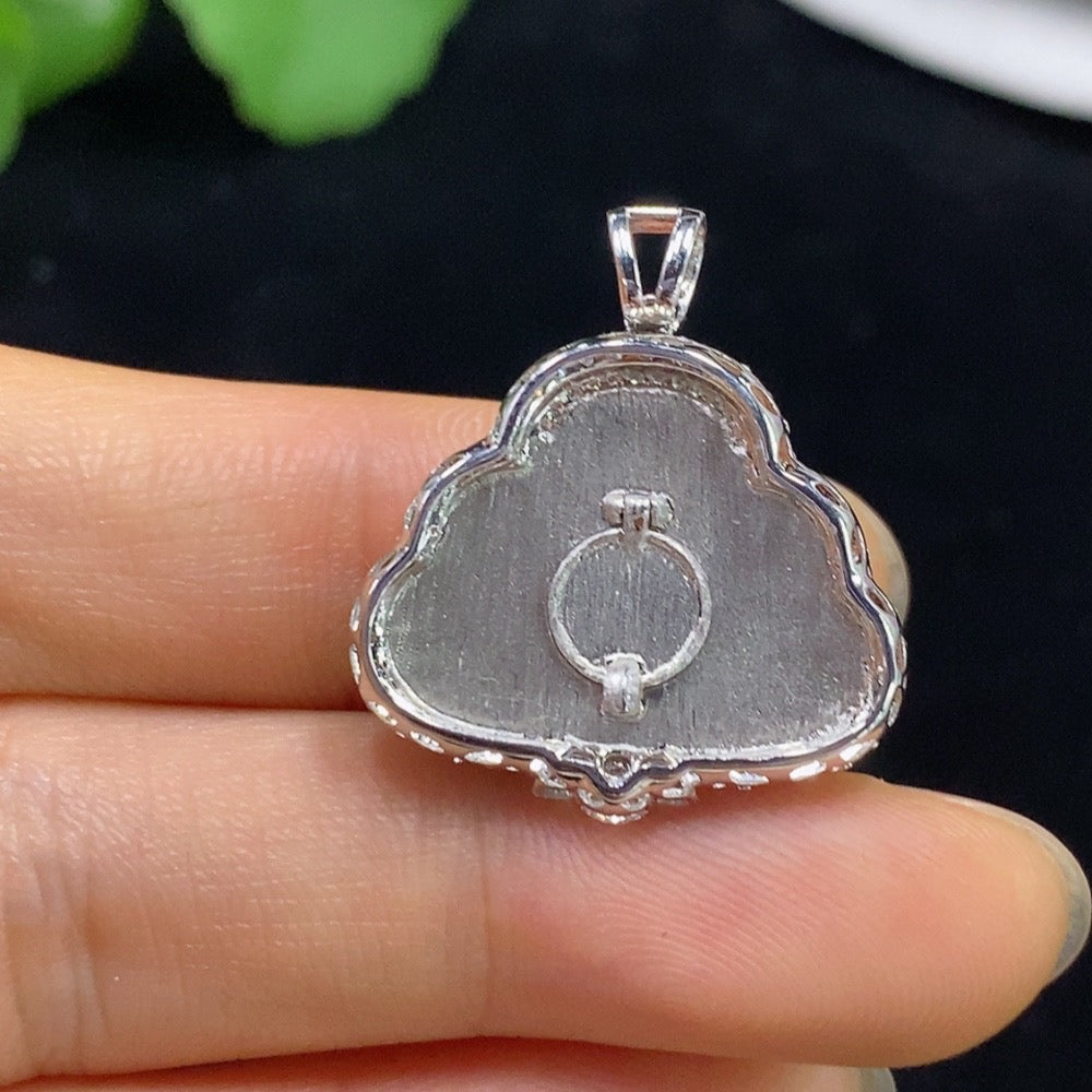 Jadeite Buddha Pendant with 18k Non-Diamond Setting, Total Weight Approx. 3.57g