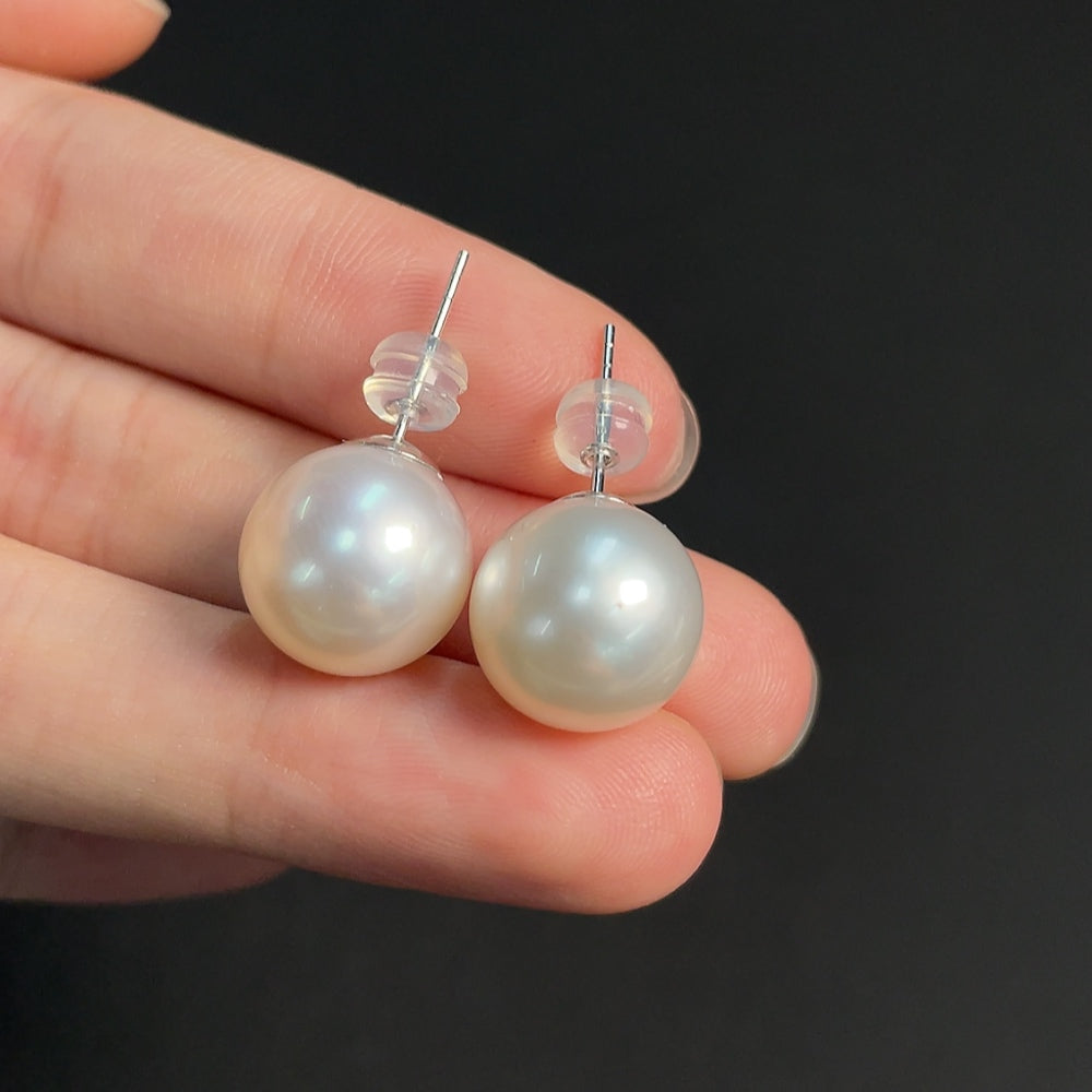 18k seawater pearl earrings, total weight approximately 6.23g, size about 12.3mm