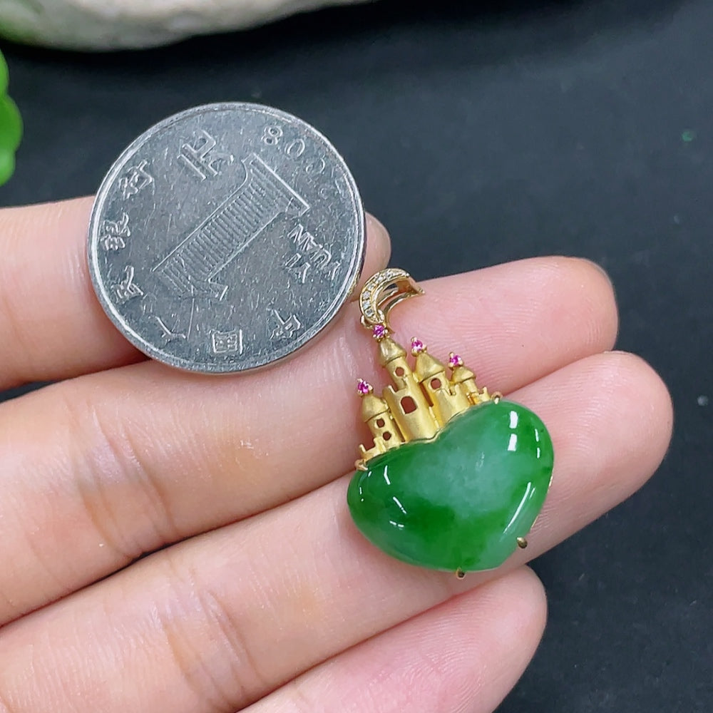 Elegant jadeite pendant set with 18k gold and diamond accents, total weight approx. 3.9g, featuring a polished jadeite gemstone.