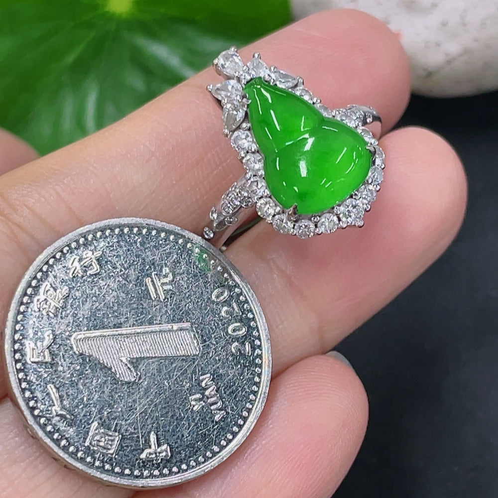 Jadeite Gourd Inlaid Ring 18k Gold with Diamond Accent Size 12.5 Total Weight Approx. 4.83g