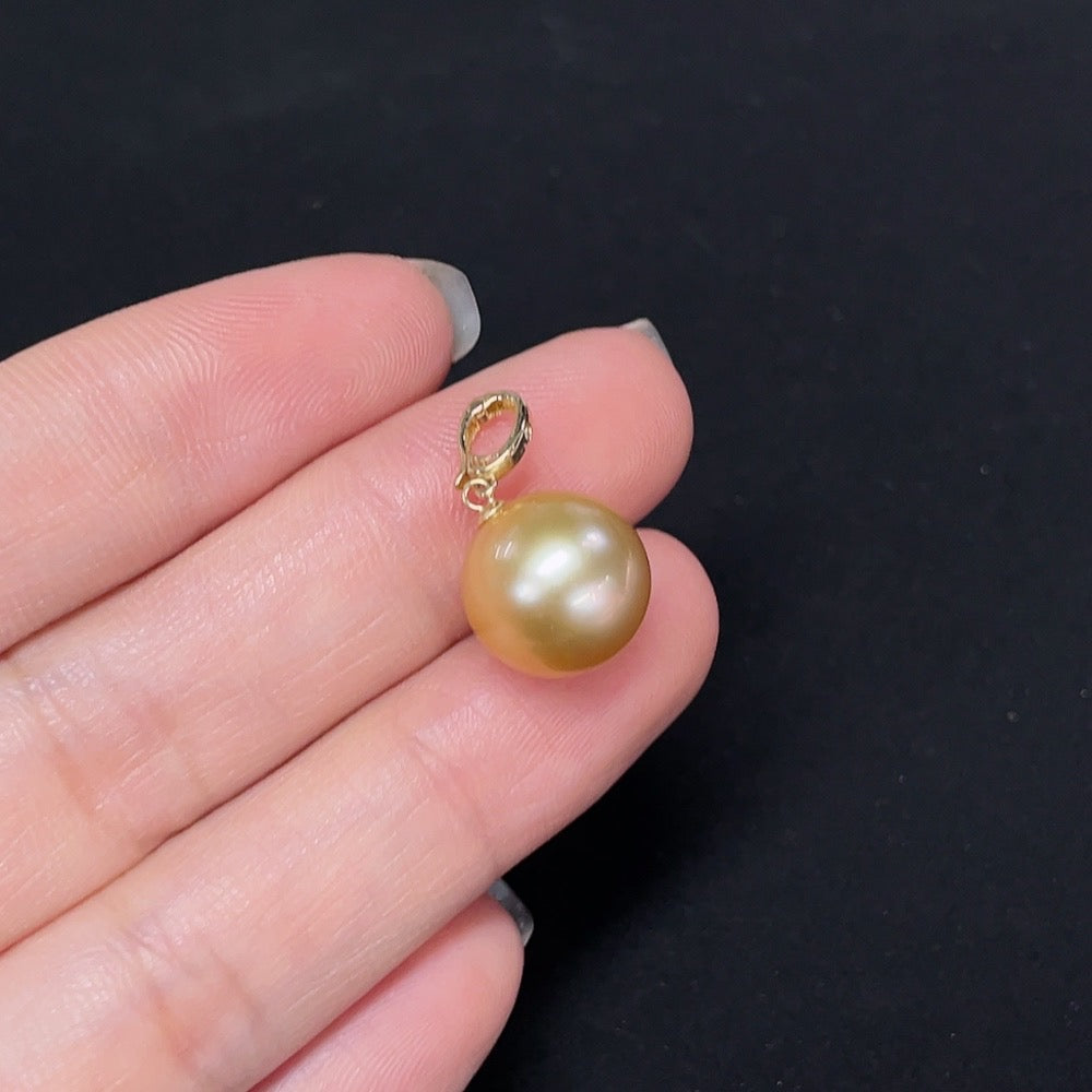 Saltwater Pearl Pendant with 18K Gold, Color Origin Undetermined, Accented with Diamonds