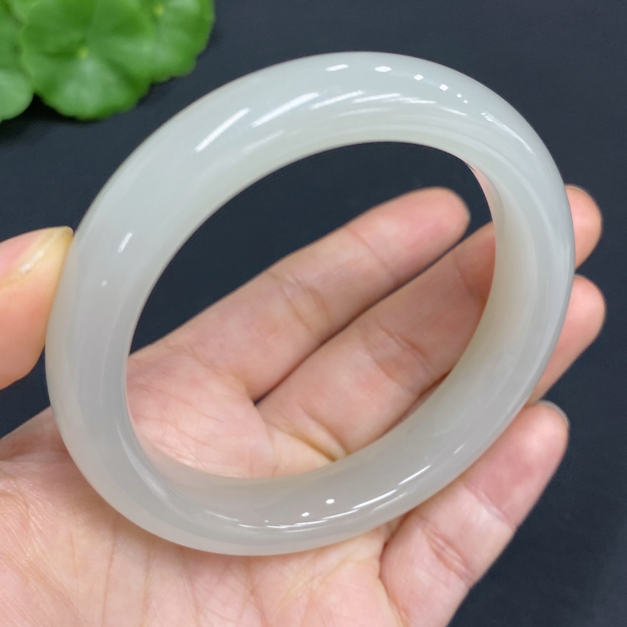 Hetian Jade Round Bracelet (Size 58.5, Total Weight Approx. 62g)