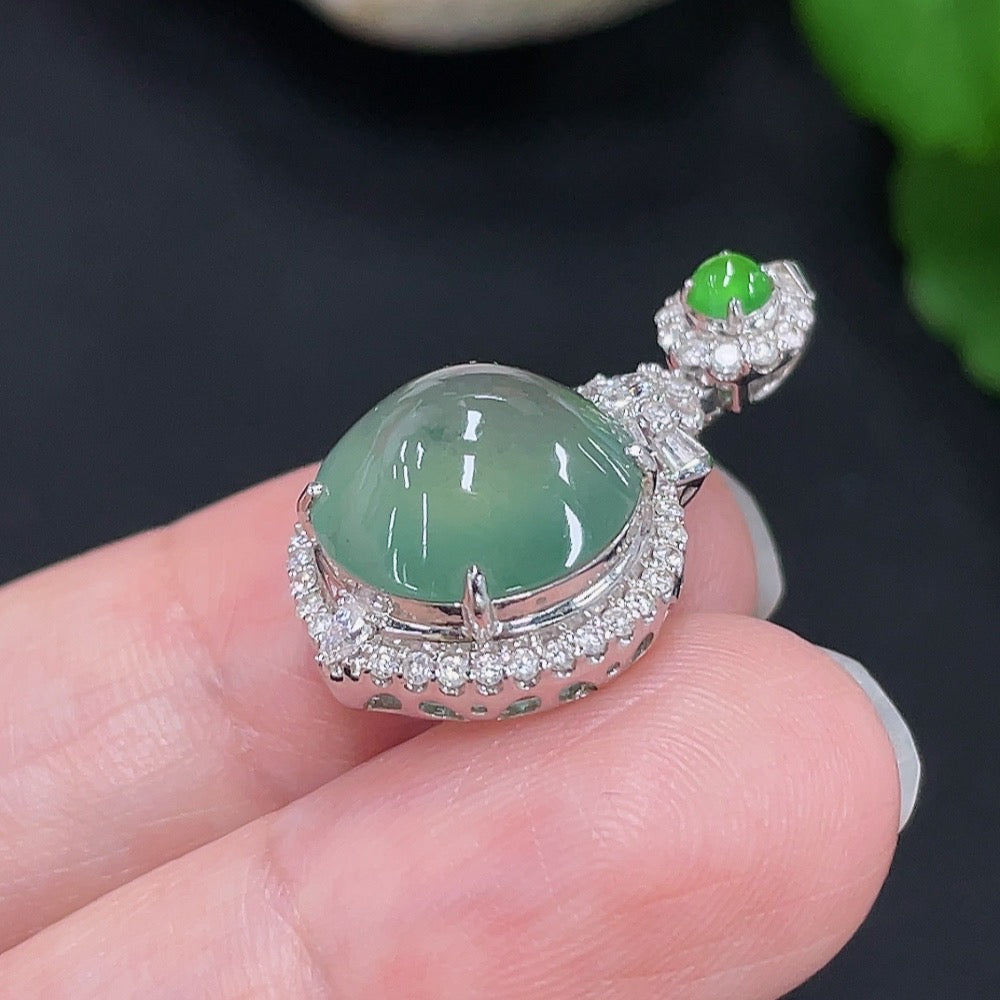 Jadeite Inlaid Pendant 18K Gold Total Weight Approx. 3g (with Diamond Accents)