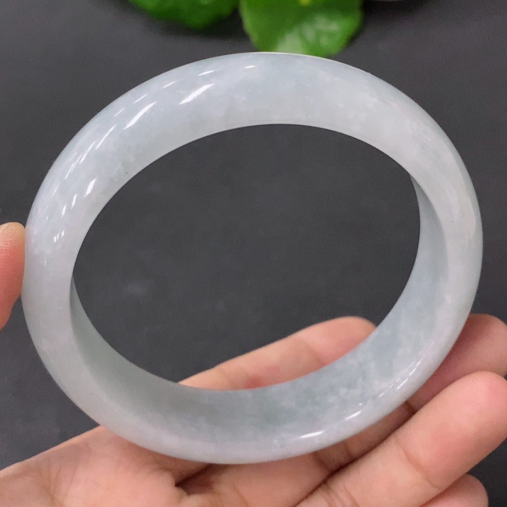 Jadeite Round Bracelet Size 58.5 Total Weight 67.967g