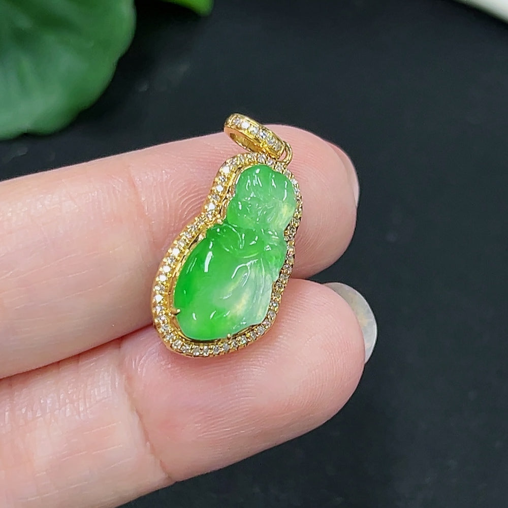 Jadeite pendant with 18k gold and diamond accents, showcasing a polished jade stone, weight approx. 2.24g, by HKHQ.