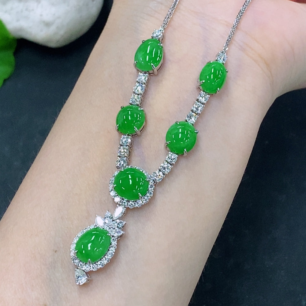Jadeite Bezel-set Cabochon Pendant in 18K Gold with Diamond Accents