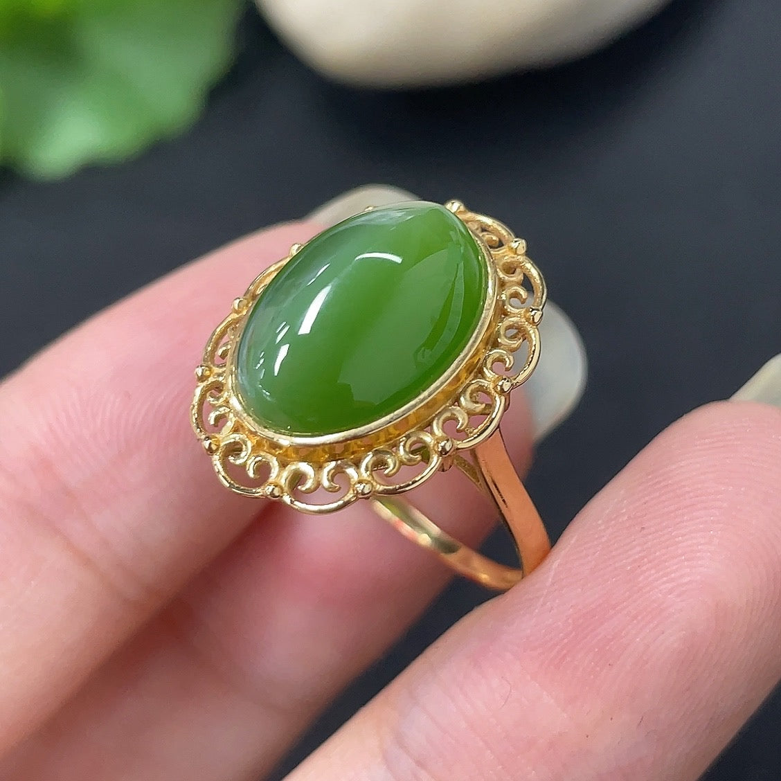 Hetian Jade Jasper inlaid ring with 68% gold, 18k gold, size 13, HKHQ jewelry, featuring red markings and a 3.5g weight.
