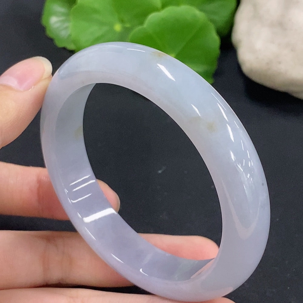 Jadeite round bangle in size 54.8 with a total weight of 55.04g, featuring smooth, polished jadeite surface and HKHQ branding.