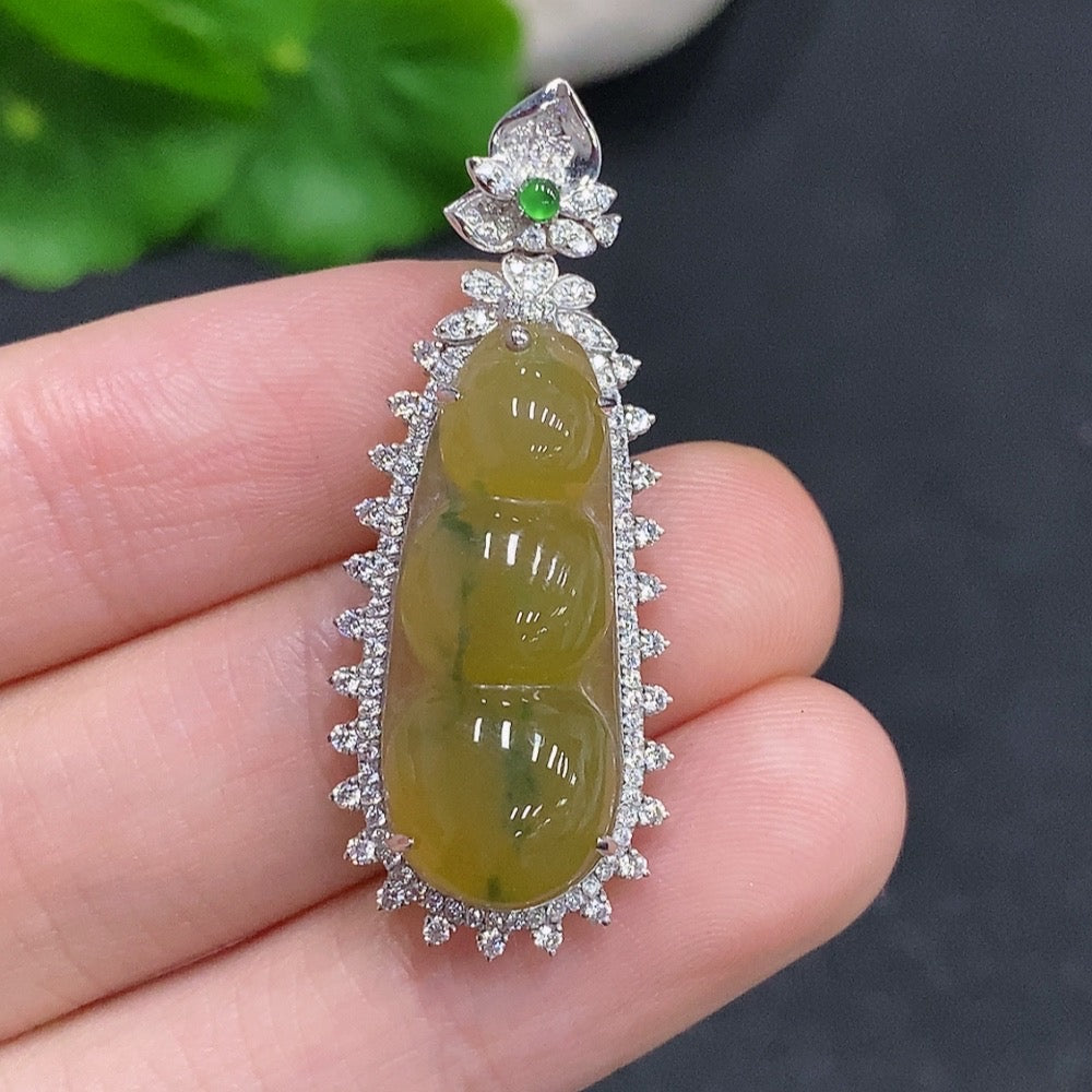 Jadeite Lucky Bean Pendant 18k Gold Total Weight Approx. 3.7g Color Origin Undetermined