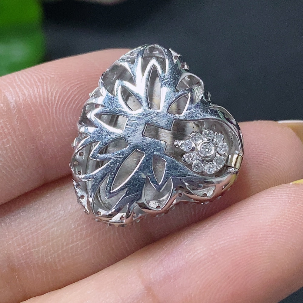 Jadeite Inlaid Buddha Pendant with 18K Gold and Diamond Accents, Total Weight Approx. 5.5g