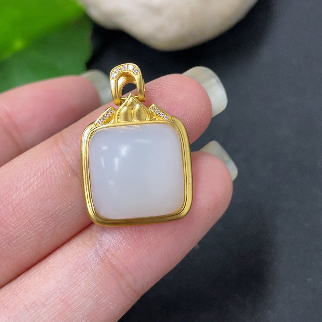 Hetian jade pendant with diamond accents in 18K gold necklace, featuring a plain design and a total weight of 5.5g.
