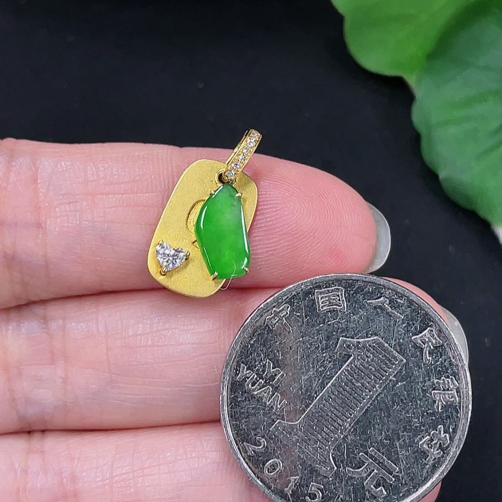 Jadeite Pendant with 18K Gold Setting Total Weight Approx. 2g (with Diamond Accents)