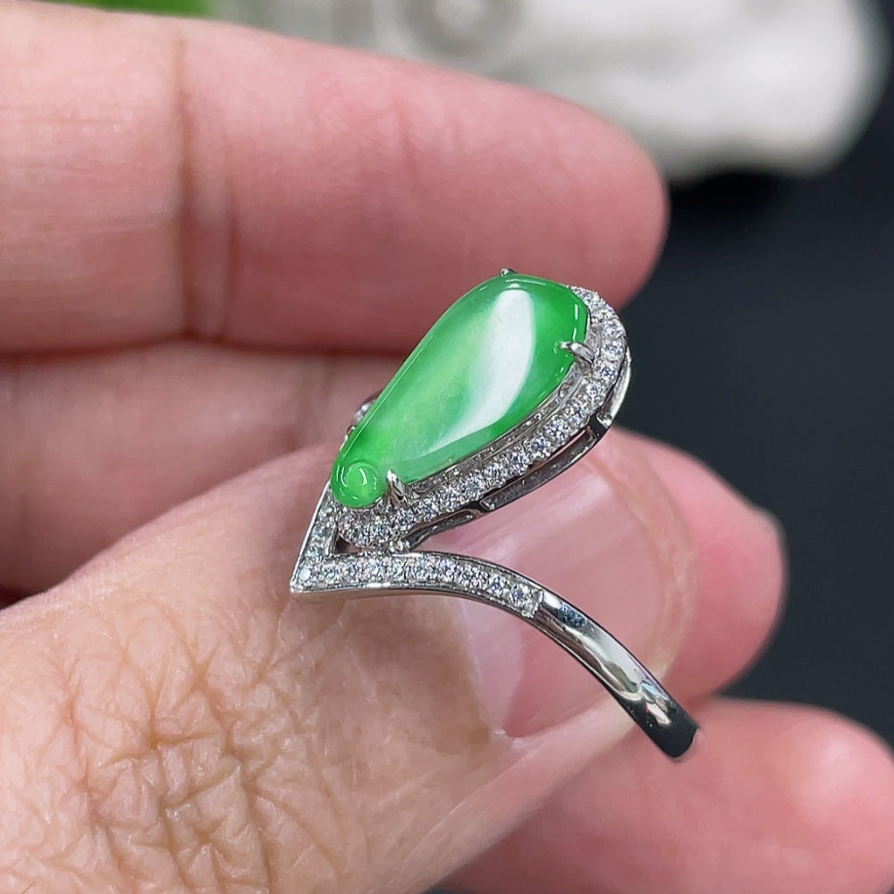 Jadeite Auspicious Gourd Inlaid Ring with Approximately 36% Au Content, Non-Diamond, Size 18, Total Weight Approximately 2.29g