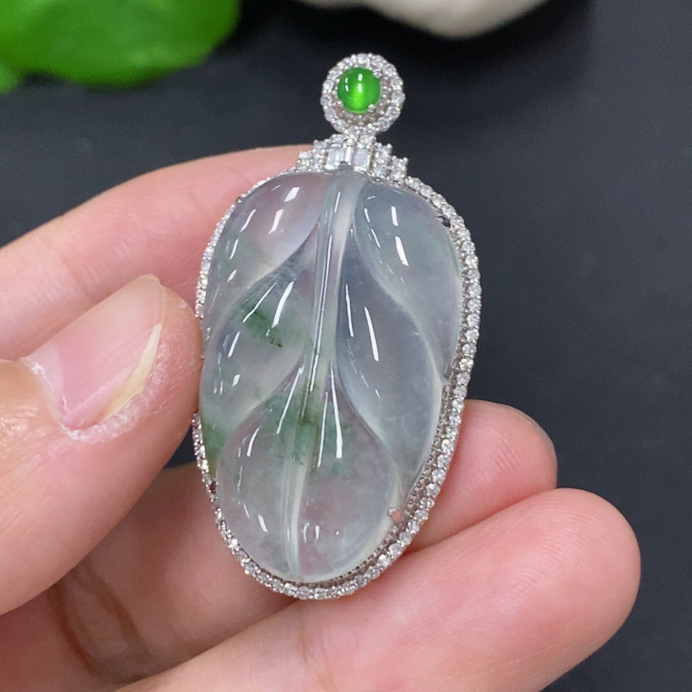 Jadeite Leaf Inlay Pendant 18K Gold (with Diamond Accents)