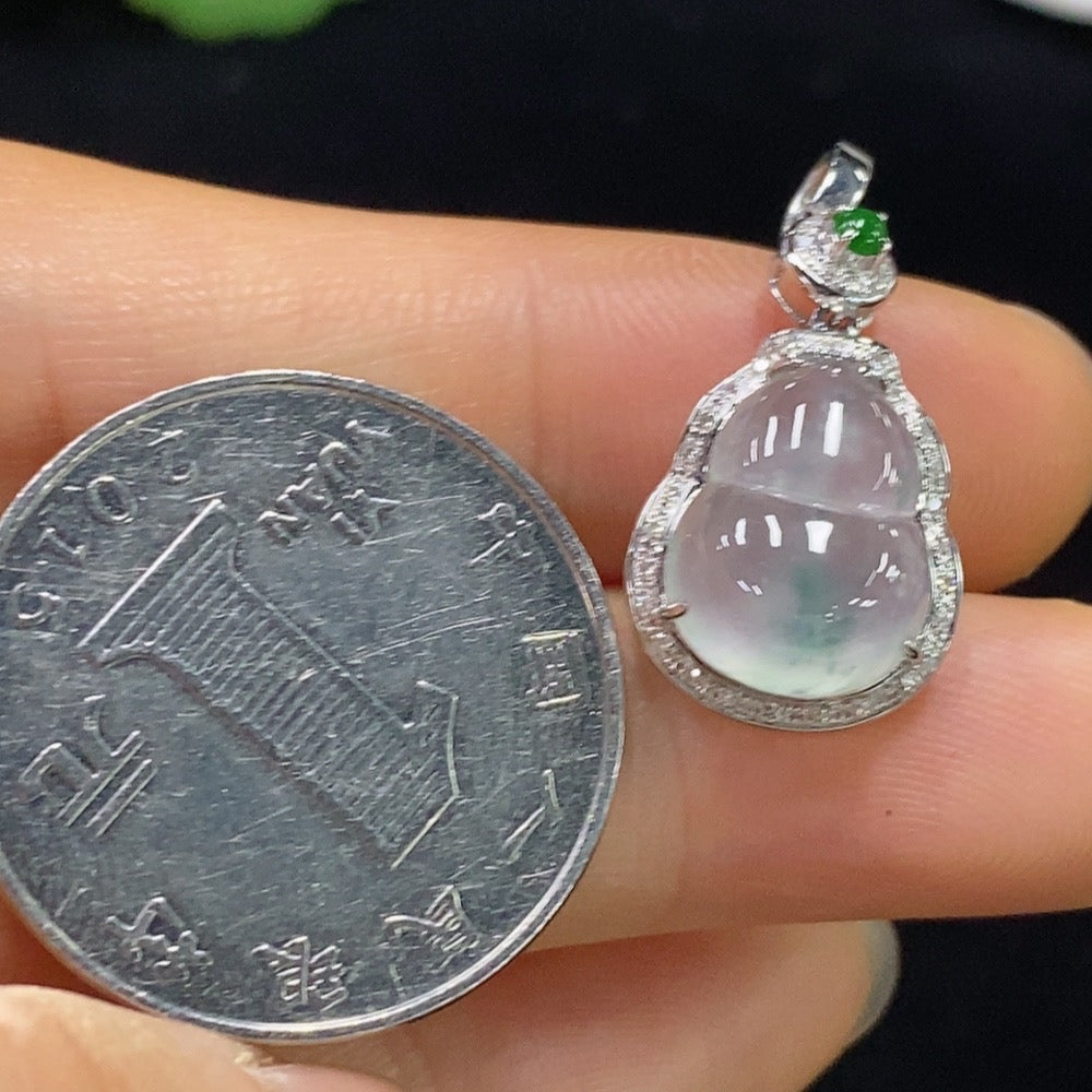Jadeite Gourd Inlaid Pendant with 18k Gold and Diamond Accents, Total Weight Approximately 1.83g