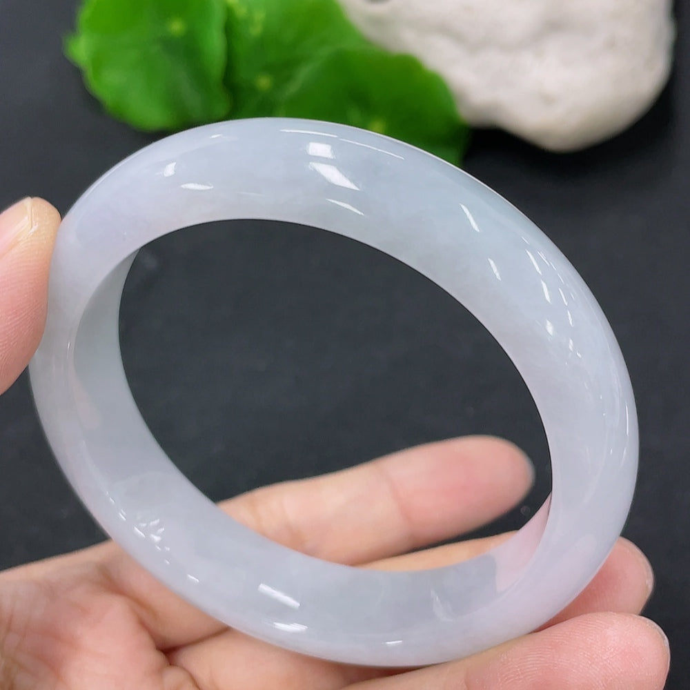Jadeite round bangle with a total weight of 54.1g, size 54.6, showcasing smooth green jade surface and HKHQ branding.